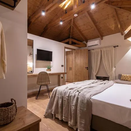 Hébergement de vacances Frontale - Restored With Pool Perfect For 6 Nestled Next To A Traditional Olive Mill And Local Farms Offering Authentic Hospitality And Organic Delights By Mana Gers *