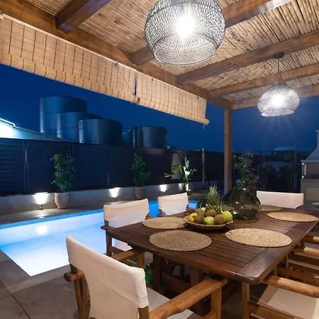 Сasa de vacaciones Frontale - Restored With Pool Perfect For 6 Nestled Next To A Traditional Olive Mill And Local Farms Offering Authentic Hospitality And Organic Delights By Mana Gers
