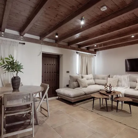 Frontale - Restored With Pool Perfect For 6 Nestled Next To A Traditional Olive Mill And Local Farms Offering Authentic Hospitality And Organic Delights By Mana Gers Kallithea (Zakynthos)