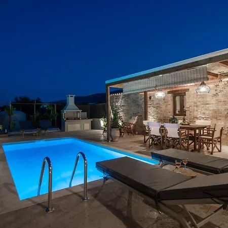 Hébergement de vacances Frontale - Restored With Pool Perfect For 6 Nestled Next To A Traditional Olive Mill And Local Farms Offering Authentic Hospitality And Organic Delights By Mana Gers